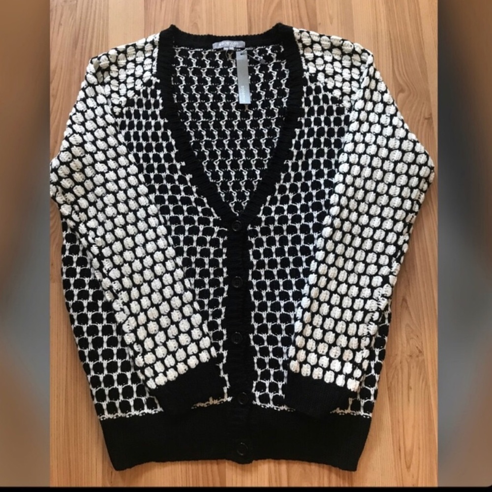✨🆕 BLACK & WHITE HONEYCOMB BOYFRIEND CARDIGAN